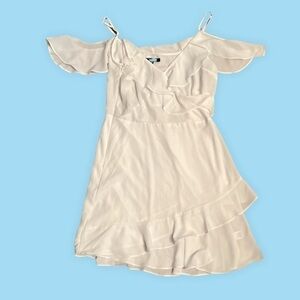 White dress. Medium. NWT